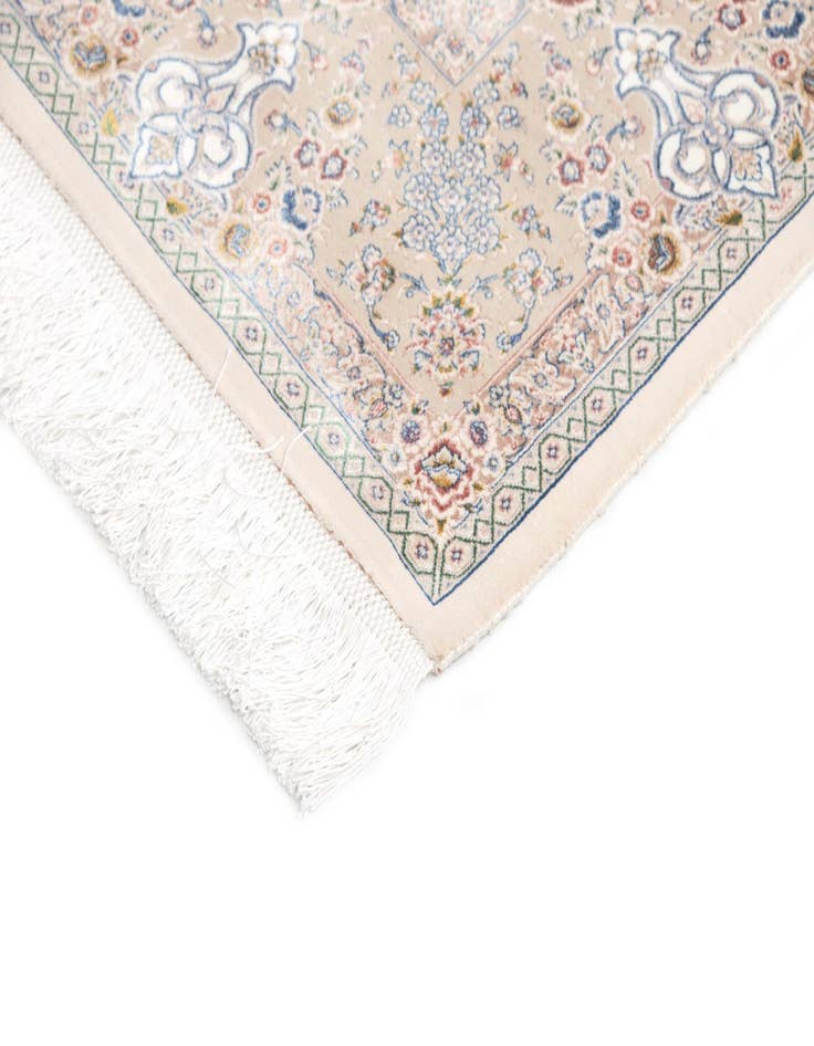 Detail image of 4' 11 x 7' 5 Ghom Design Rug