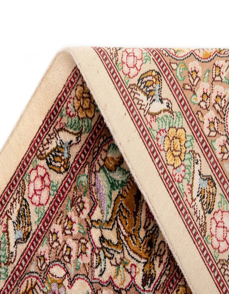 Detail image of 4' 4 x 6' 5 Ghom Rug