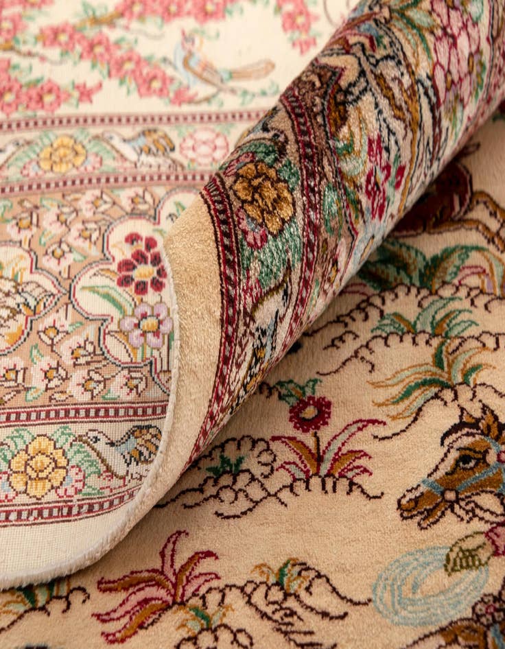 Detail image of 4' 4 x 6' 5 Ghom Rug