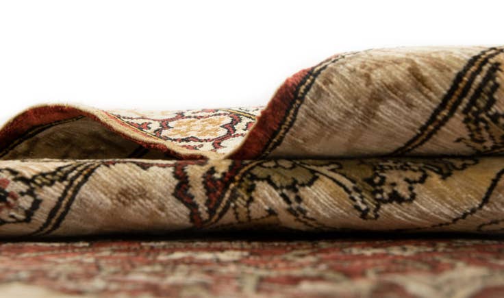 Detail image of 2' 5 x 3' 7 Hand Knotted Ghom Persian Rug