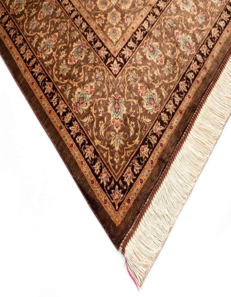 Detail image of 4' 6 x 6' 8 Ghom Silk Rug