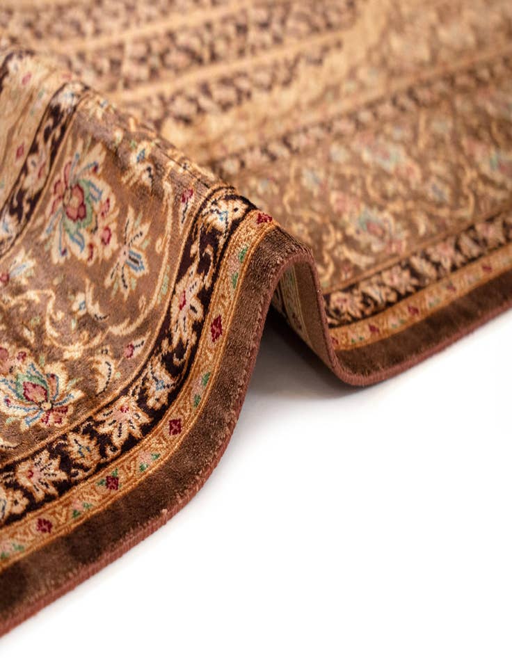 Detail image of 4' 6 x 6' 8 Ghom Silk Rug