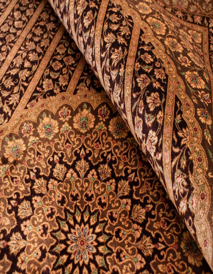 Detail image of 4' 6 x 6' 8 Ghom Silk Rug