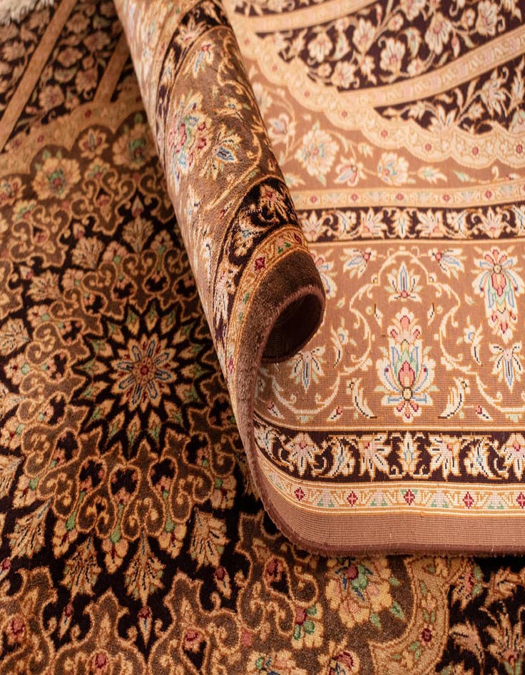 Detail image of 4' 6 x 6' 8 Ghom Silk Rug