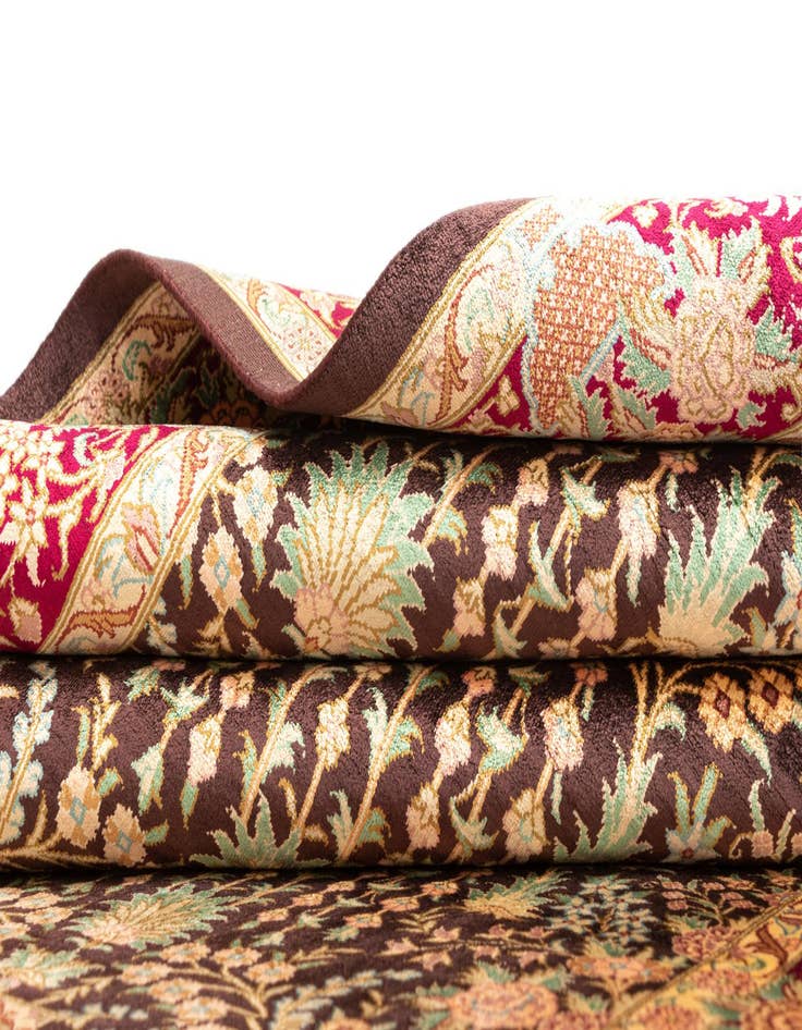 Detail image of 3' 2 x 4' 10 Ghom Silk Rug