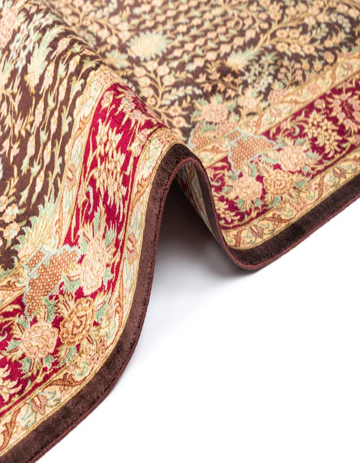 Detail image of 3' 2 x 4' 10 Ghom Silk Rug