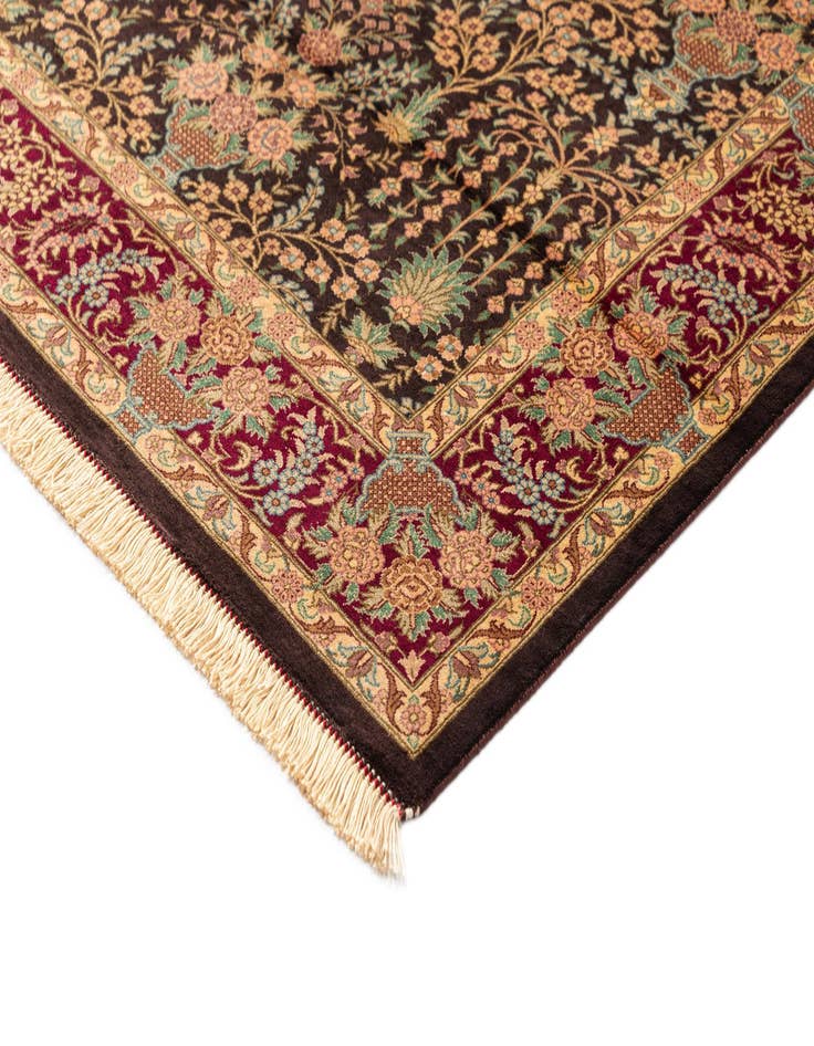 Detail image of 3' 2 x 4' 10 Ghom Silk Rug