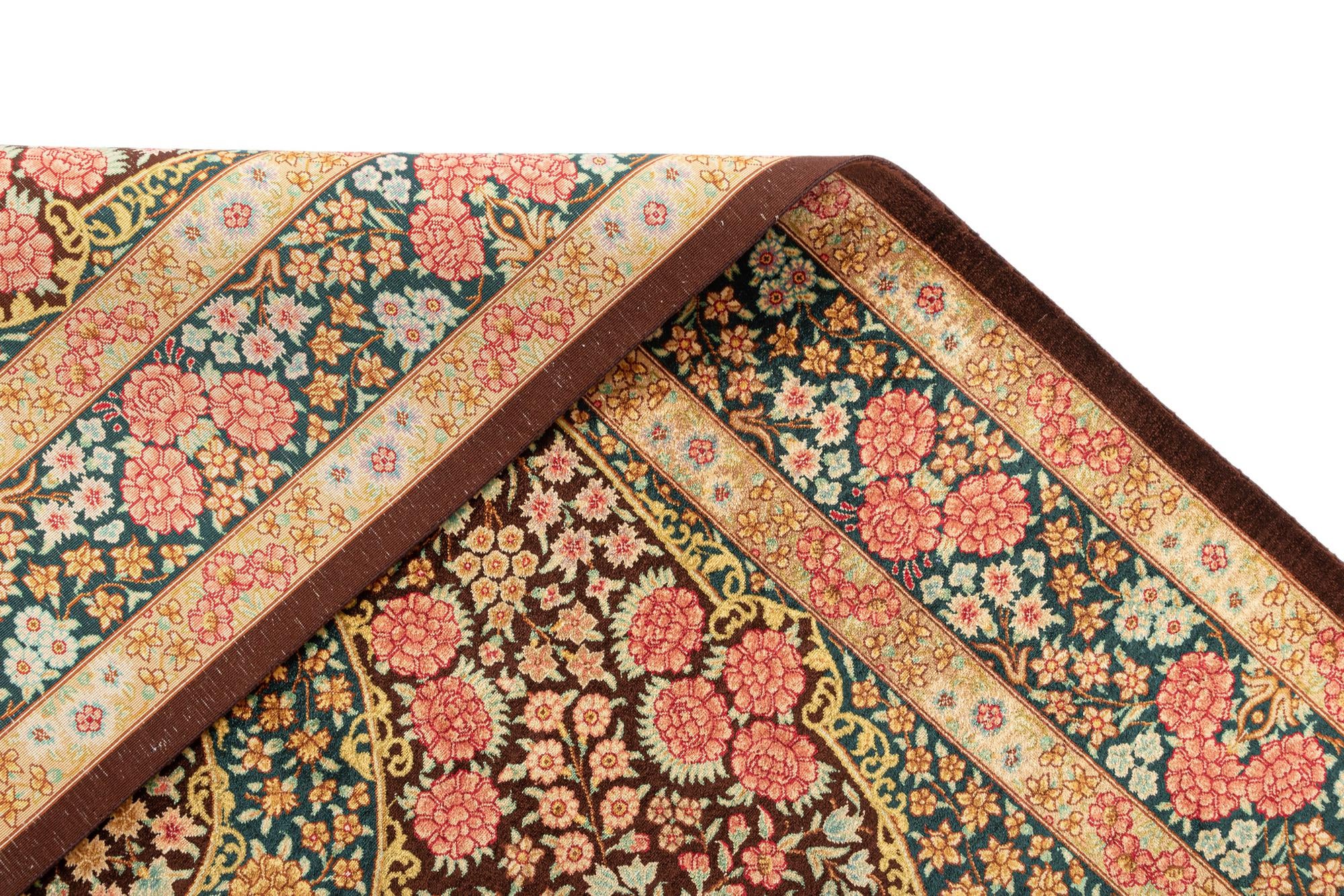 3' 4 x 4' 9 Ghom Silk Rug