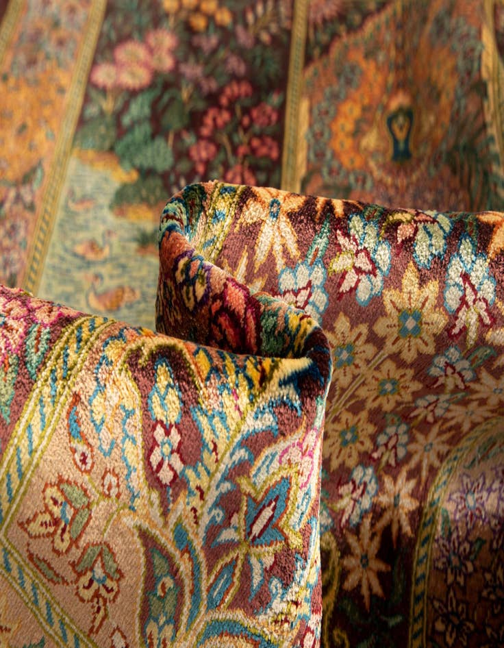 Detail image of 2' x 2' 11 Ghom Silk Rug