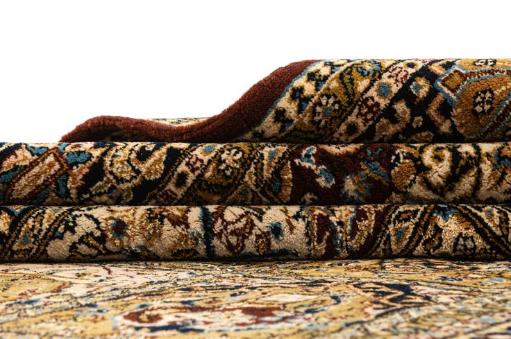 Detail image of 4' 7 x 6' 10 Ghom Silk Rug