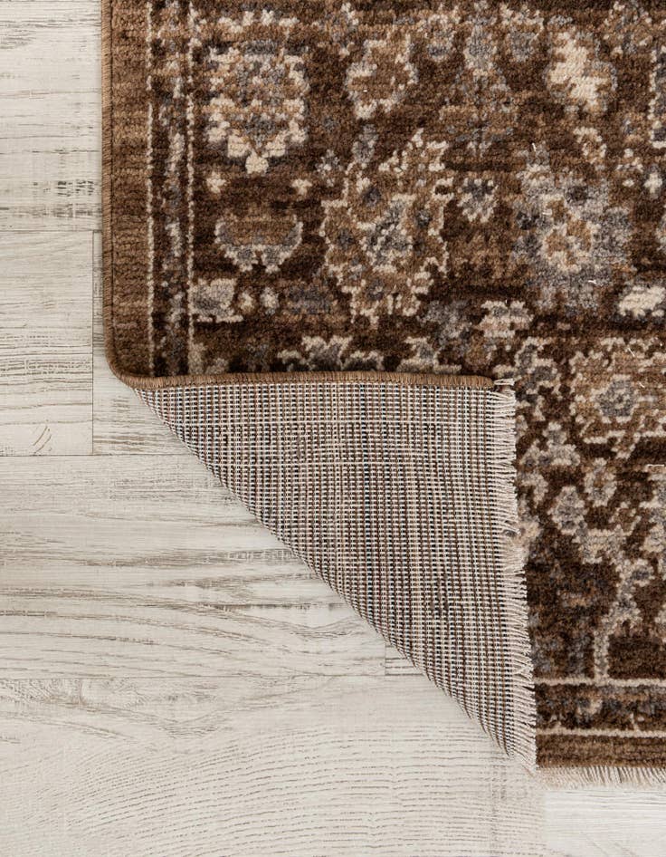 Detail image of 5' x 7' 7 Grand Tradition Rug