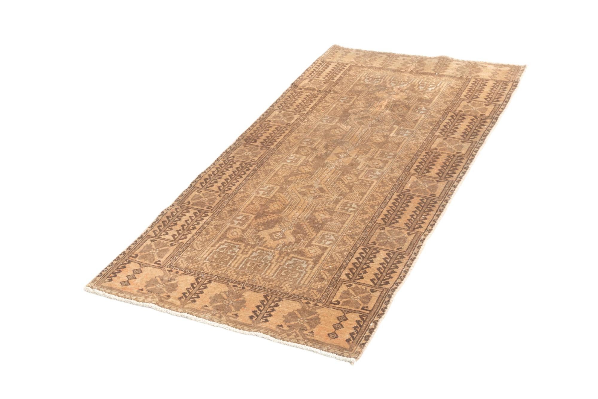 2' 9 x 5' 10 Hamedan Rug