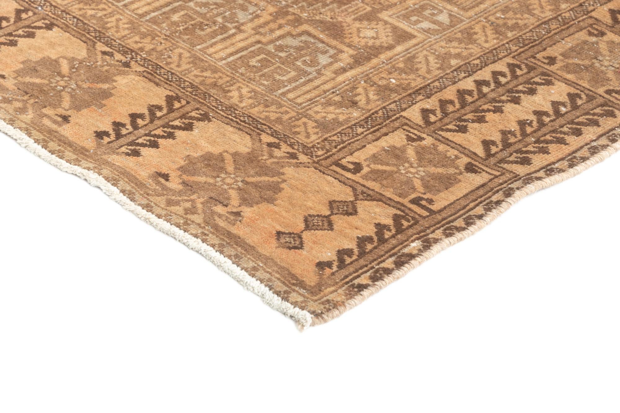 2' 9 x 5' 10 Hamedan Rug