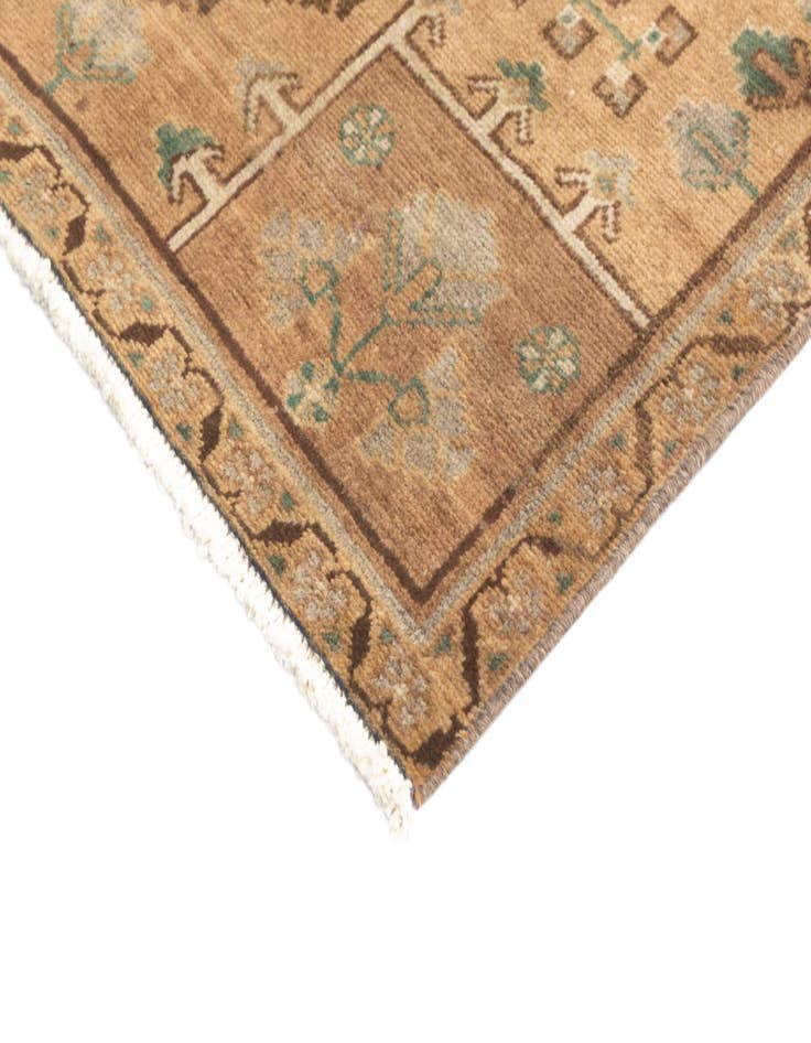 Detail image of 3' 5 x 8' 9 Hamedan Rug