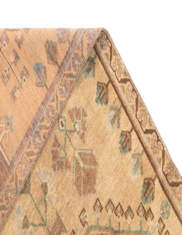 Detail image of 3' 5 x 8' 9 Hamedan Rug