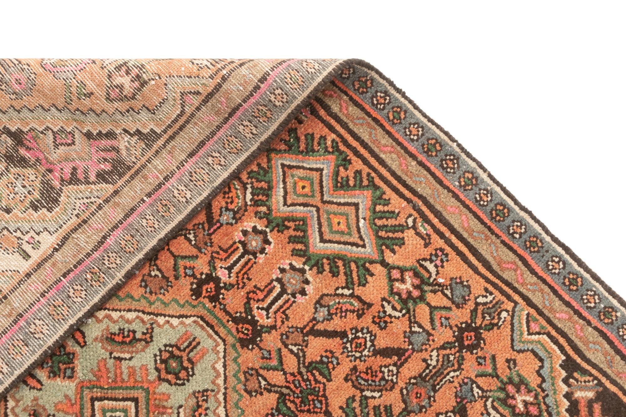 4' 10 x 8' 2 Hamedan Rug