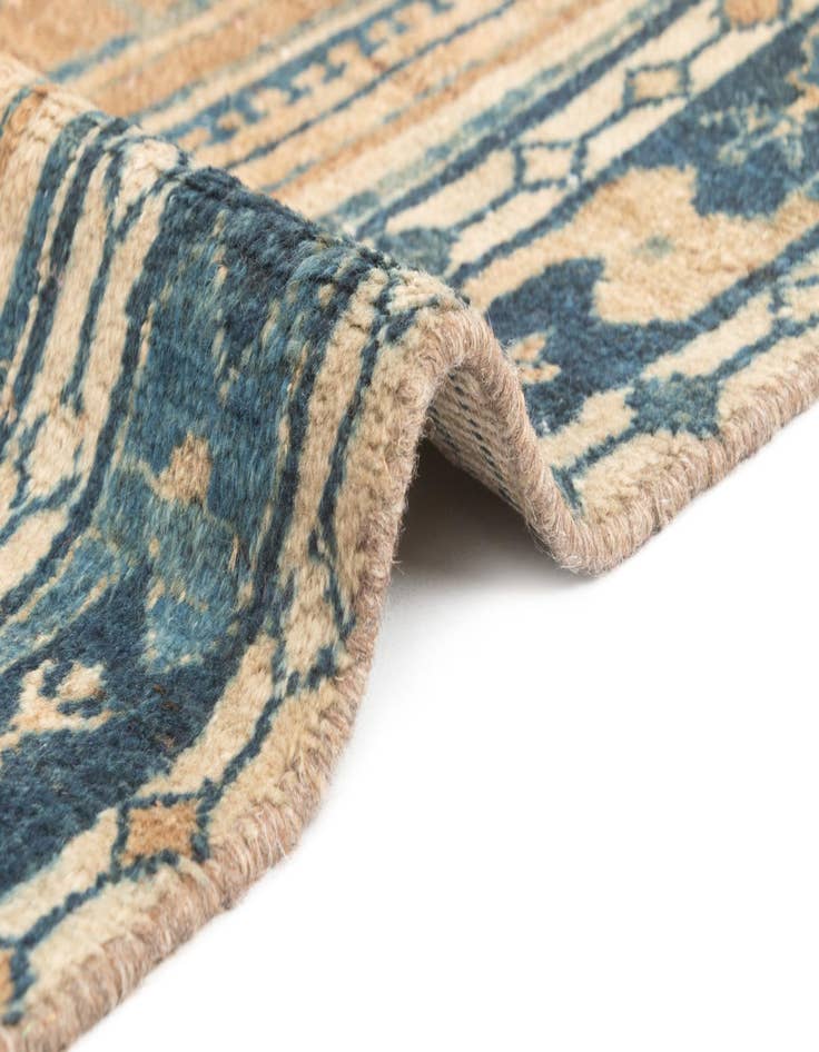 Detail image of 3' 4 x 5' 5 Hamedan Rug