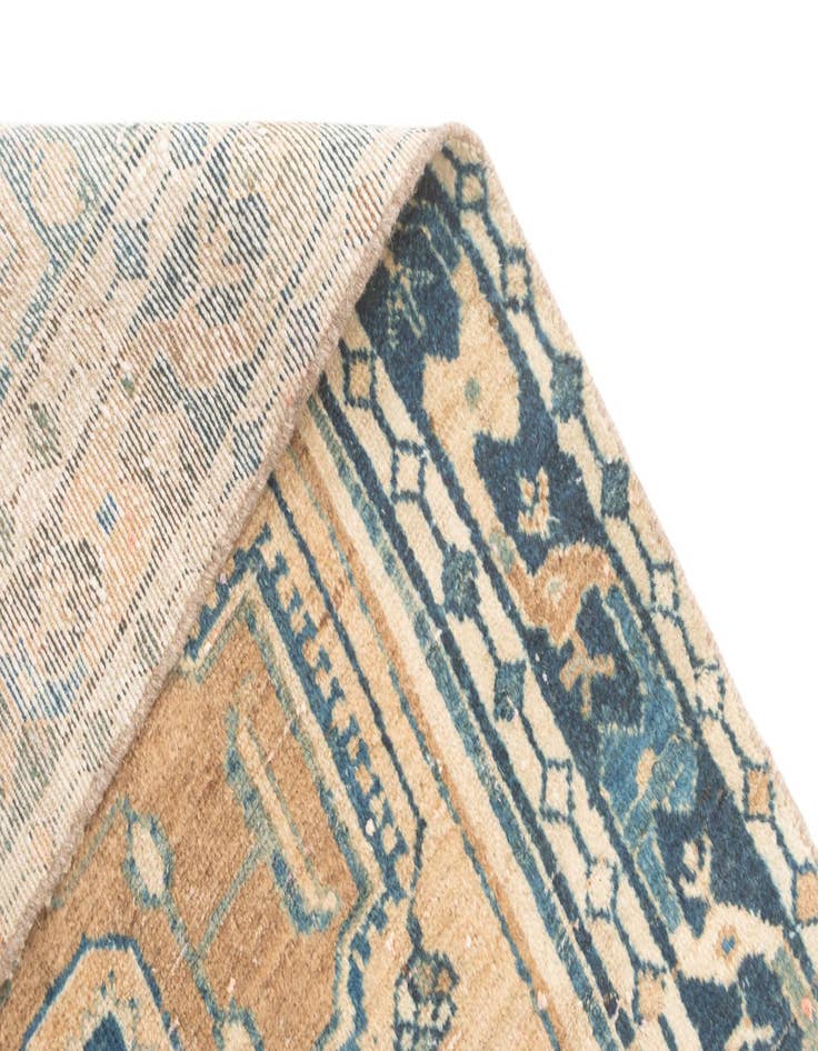 Detail image of 3' 4 x 5' 5 Hamedan Rug