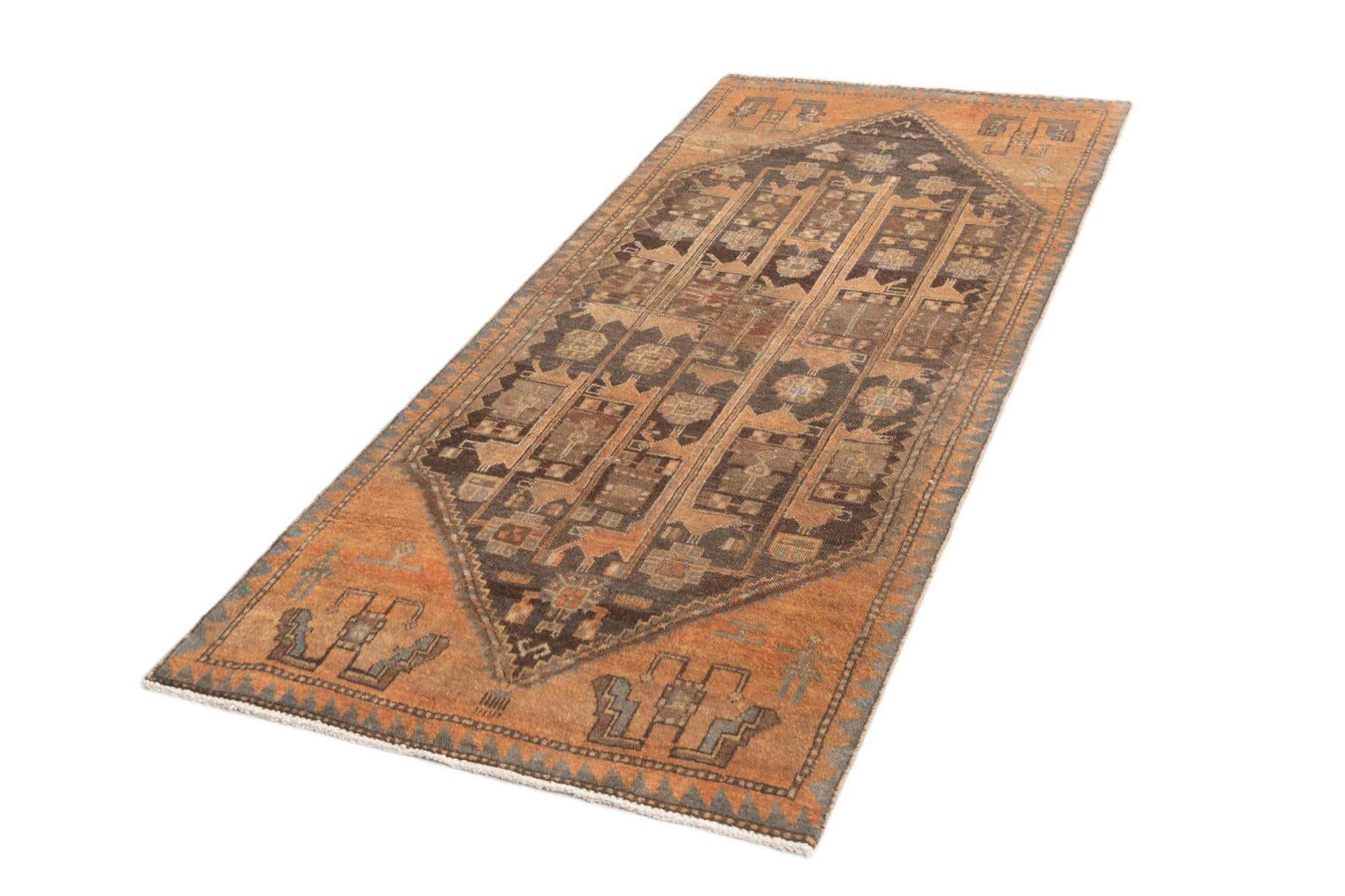 3' 4 x 7' 10 Hamedan Rug