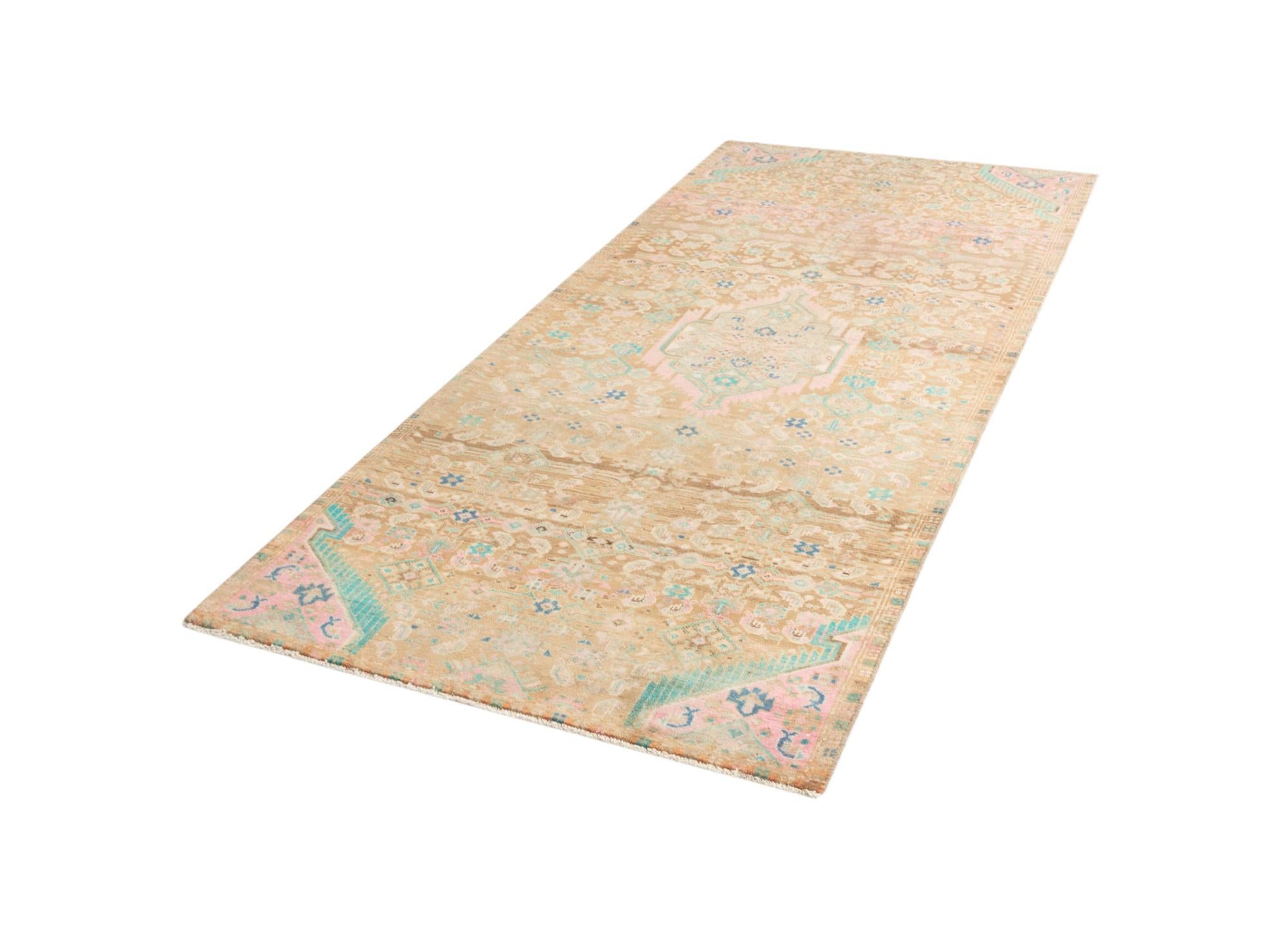 3' 11 x 9' 6 Hamedan Rug