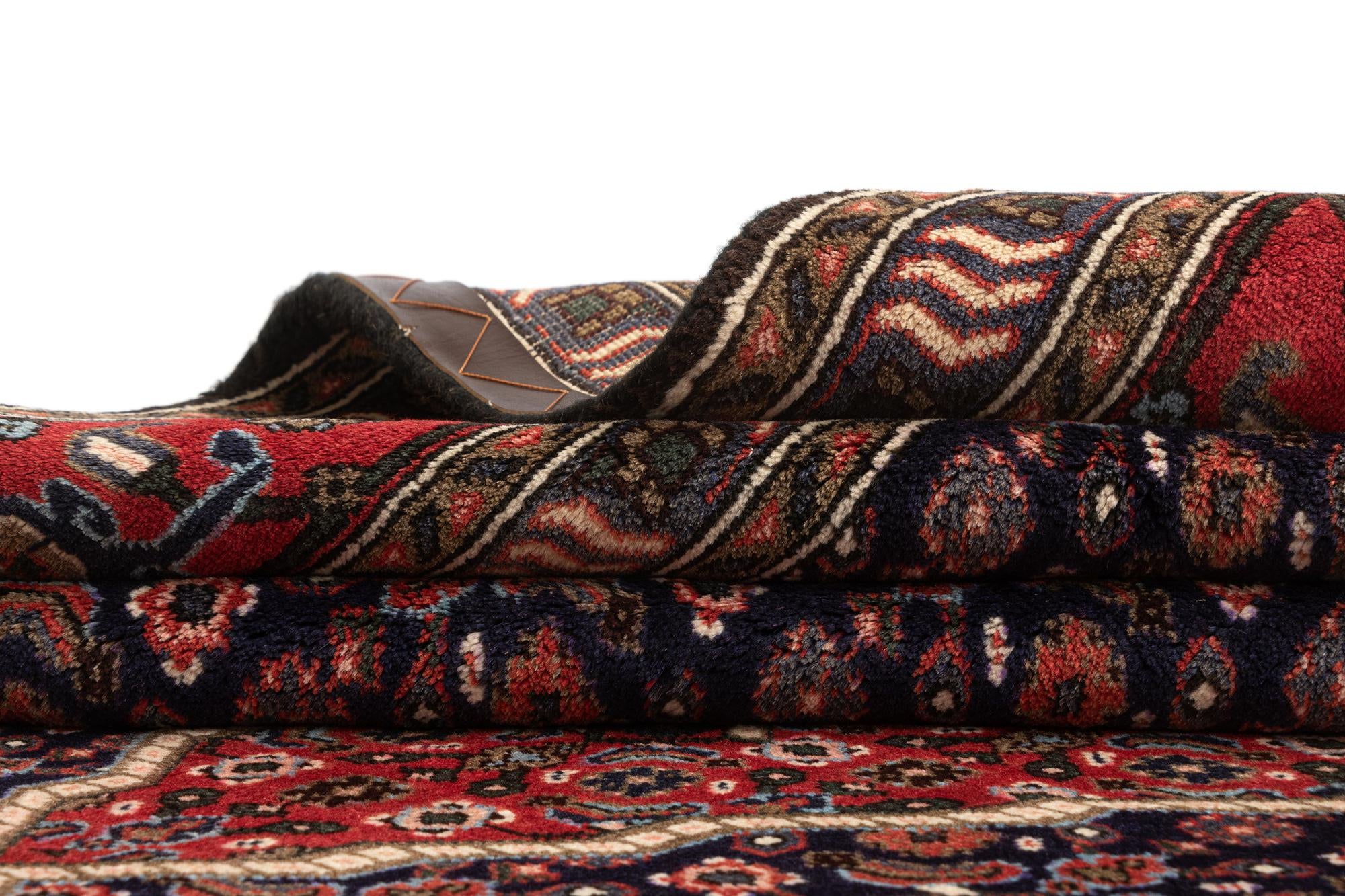 7' 6 x 10' 8 Heriz Wool Rug