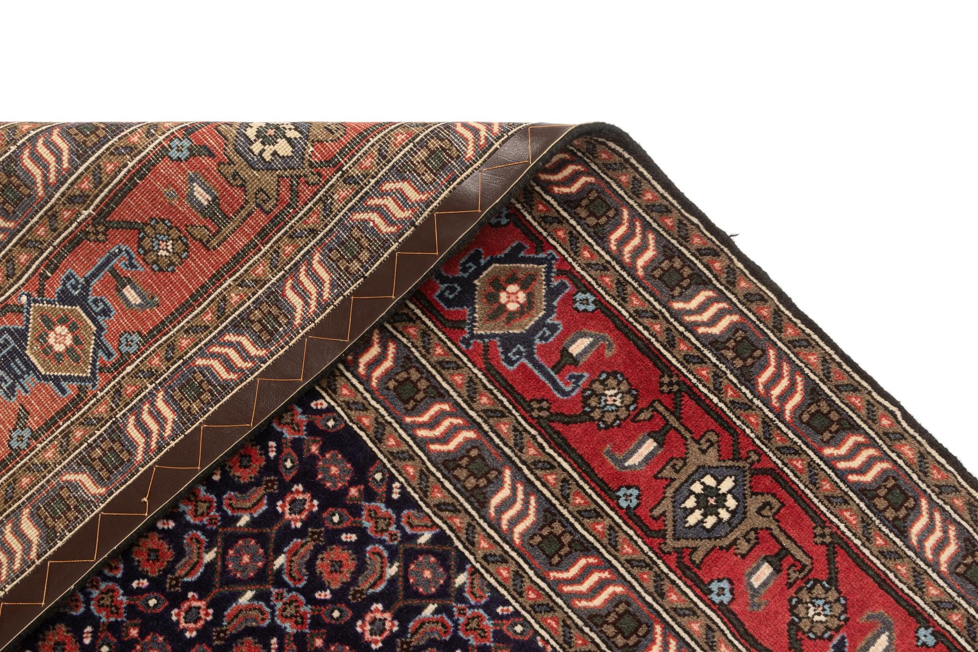 7' 6 x 10' 8 Heriz Wool Rug