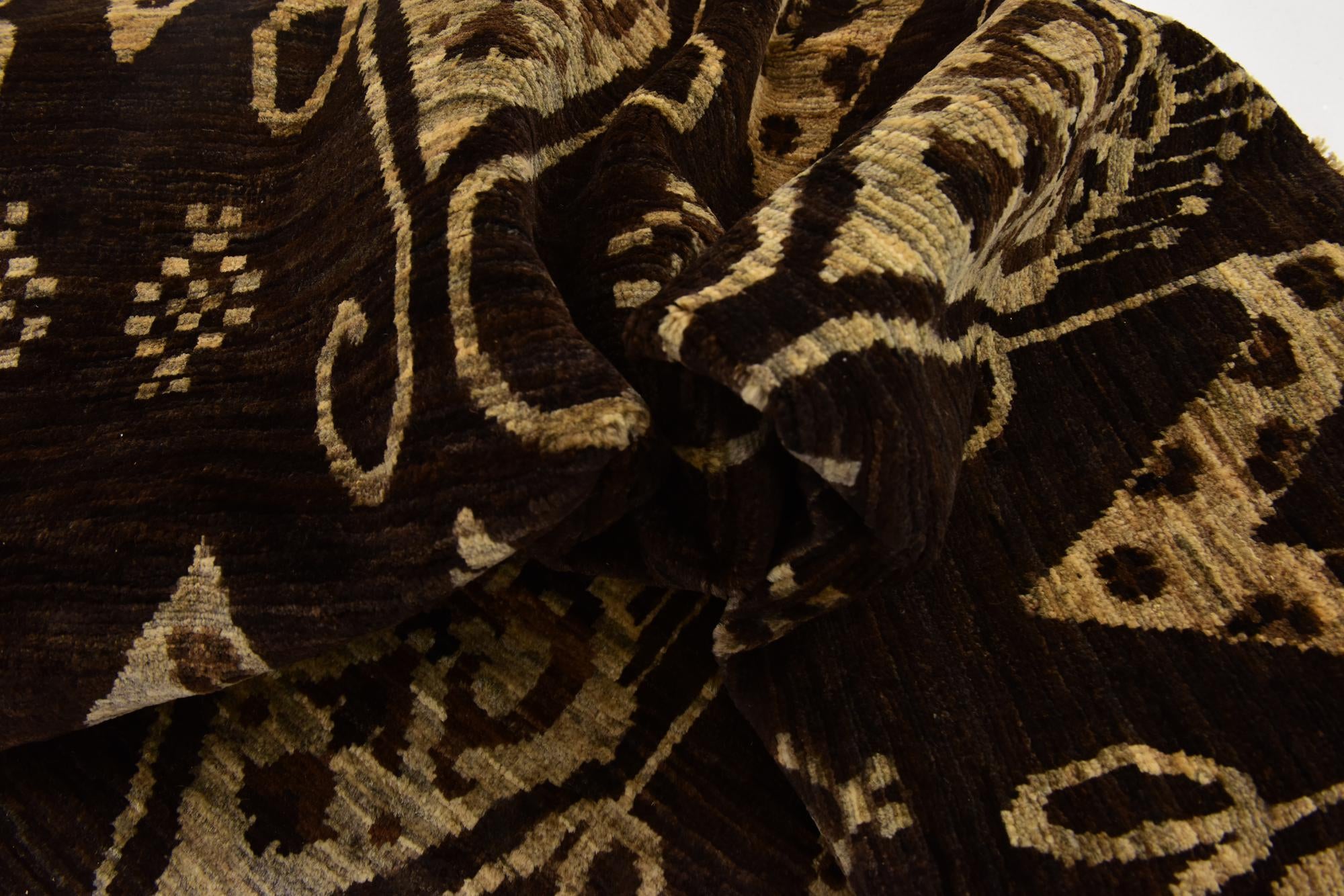6' 10 x 9' 10 Hand Knotted Ikat Rug