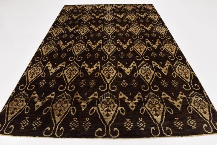 Detail image of 6' 10 x 9' 10 Hand Knotted Ikat Rug