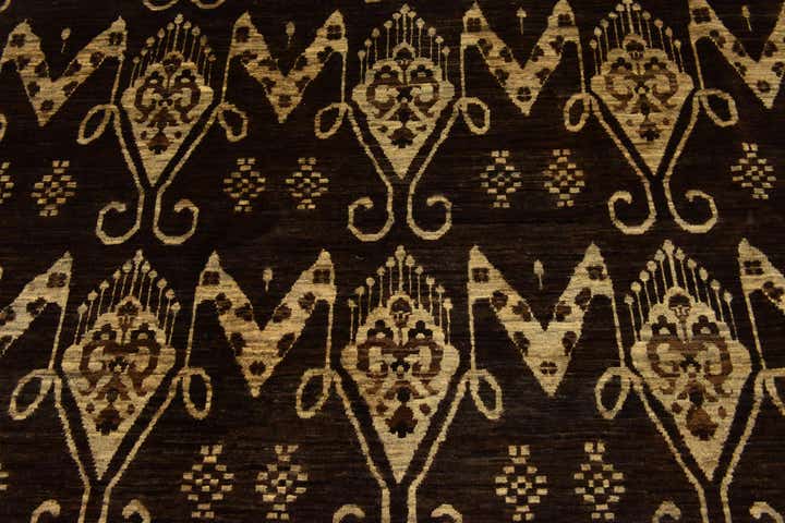 6' 10 x 9' 10 Hand Knotted Ikat Rug