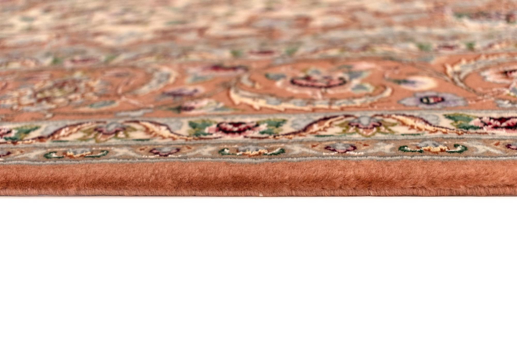 4' 9 x 7' 2 Isfahan Rug