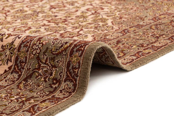 Detail image of 3' 6 x 5' 6 Isfahan Rug