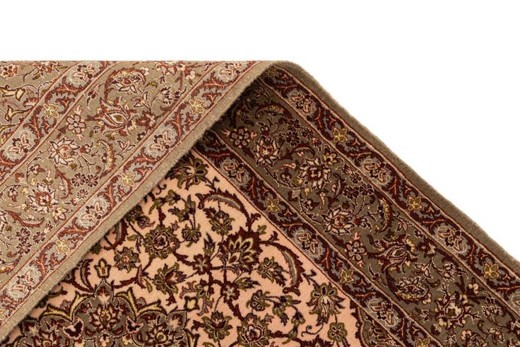 Detail image of 3' 6 x 5' 6 Isfahan Rug