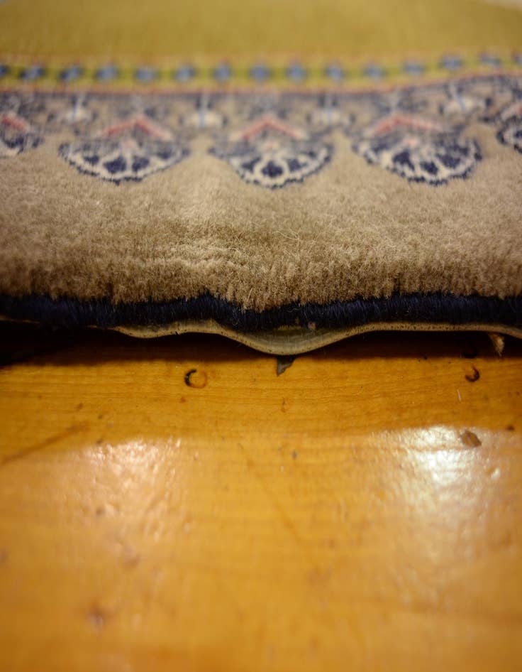 Detail image of 3' 9 x 5' 8  Hand Knotted Isfahan Persian Rug