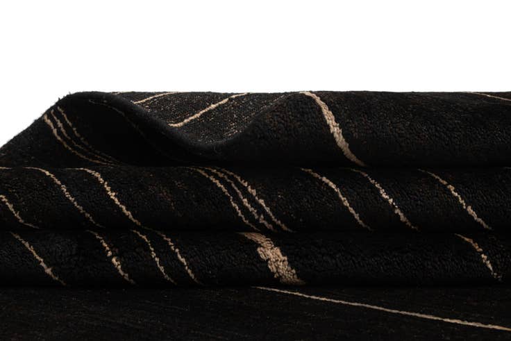 Detail image of 4' 5 x 6' 4 Juma Wool Rug