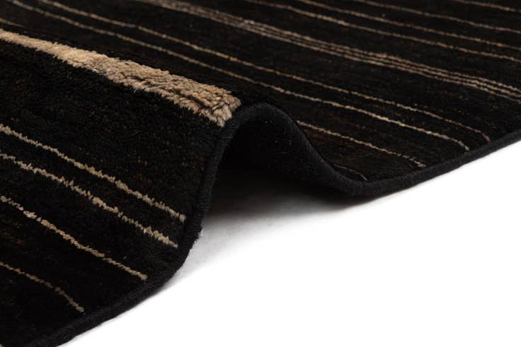 Detail image of 4' 5 x 6' 4 Juma Wool Rug