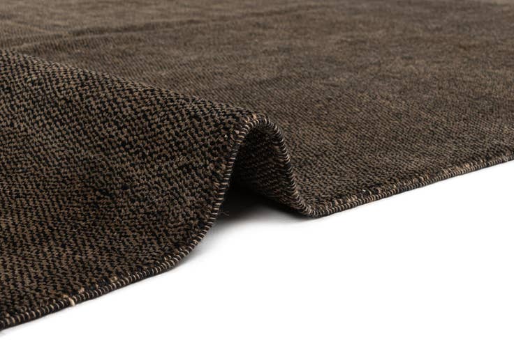 Detail image of 6' 7 x 9' 6 Juma Wool Rug