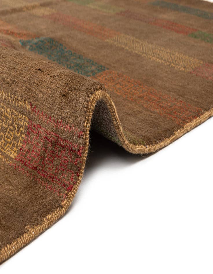 Detail image of 6' 8 x 9' 9 Juma Wool Rug