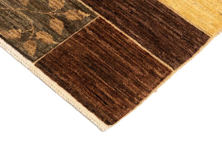 Detail image of 4' 11 x 6' 6 Juma Wool Rug