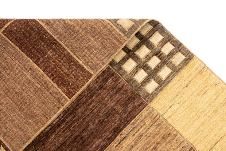 Detail image of 4' 11 x 6' 6 Juma Wool Rug