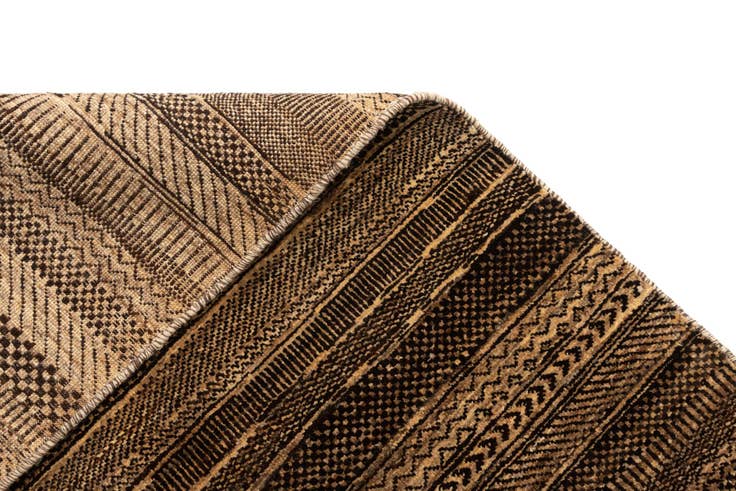 Detail image of 4' 7 x 6' 7 Juma Wool Rug