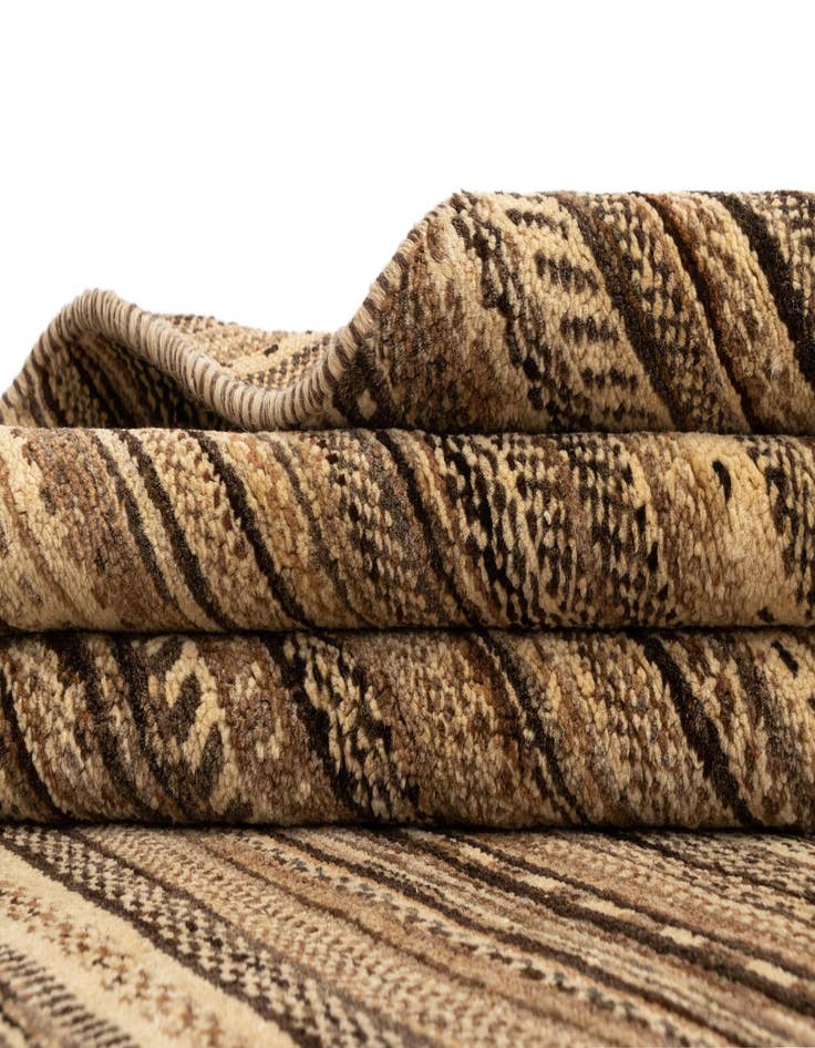 Detail image of 4' 8 x 6' 6 Juma Wool Rug