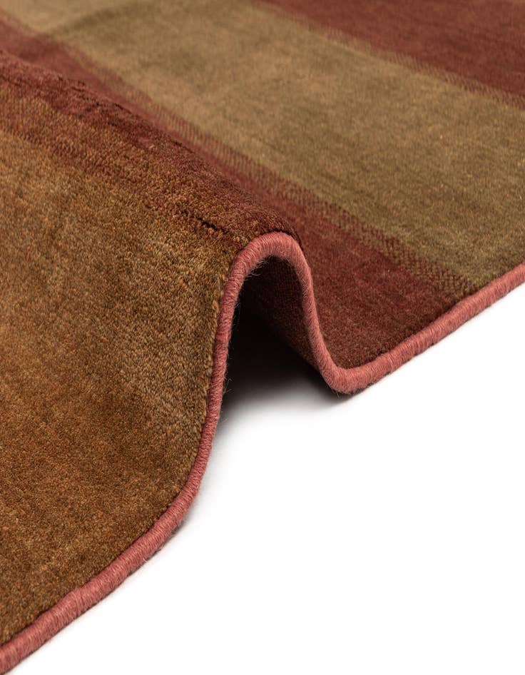 Detail image of 4' 11 x 8' 6 Juma Wool Rug