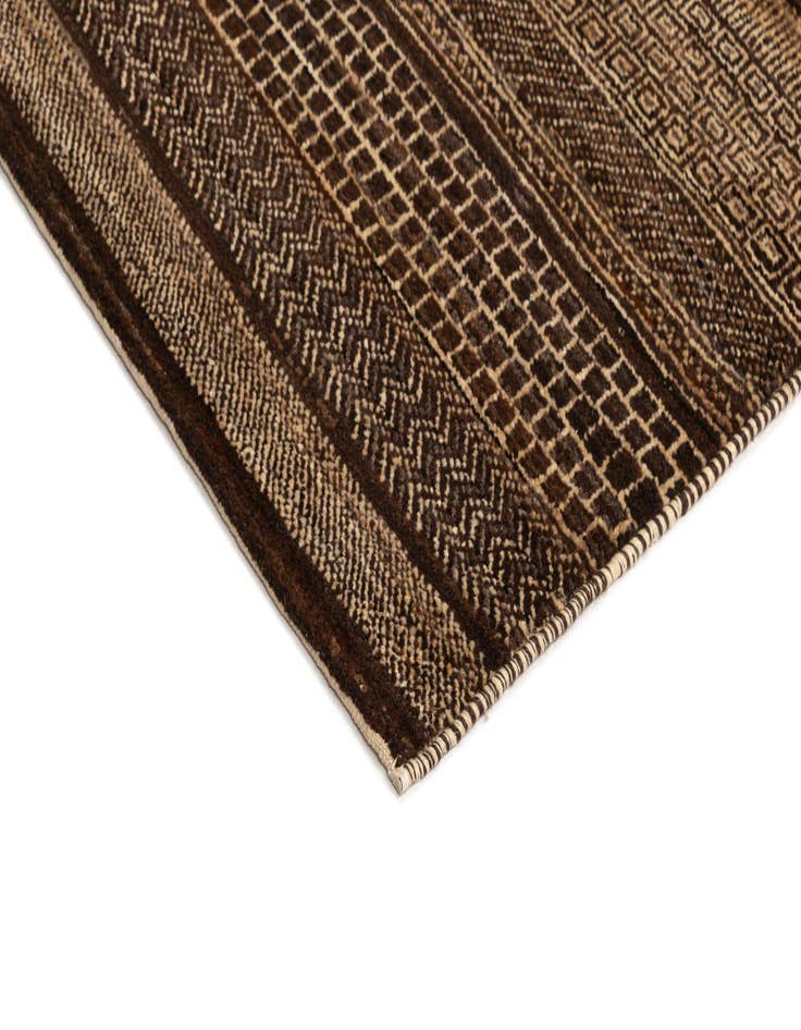 Detail image of 4' 5 x 6' 8 Juma Wool Rug