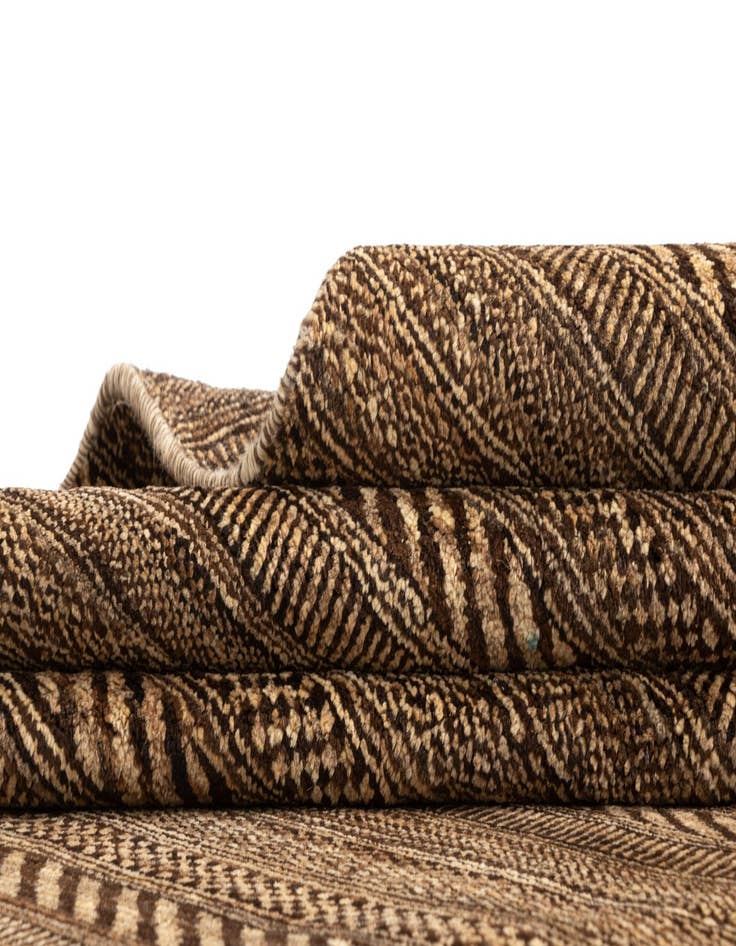 Detail image of 4' 7 x 6' 7 Juma Wool Rug