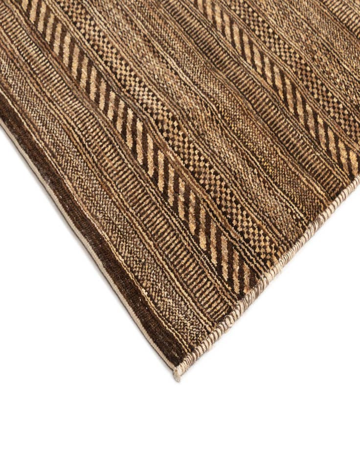 Detail image of 4' 7 x 6' 7 Juma Wool Rug