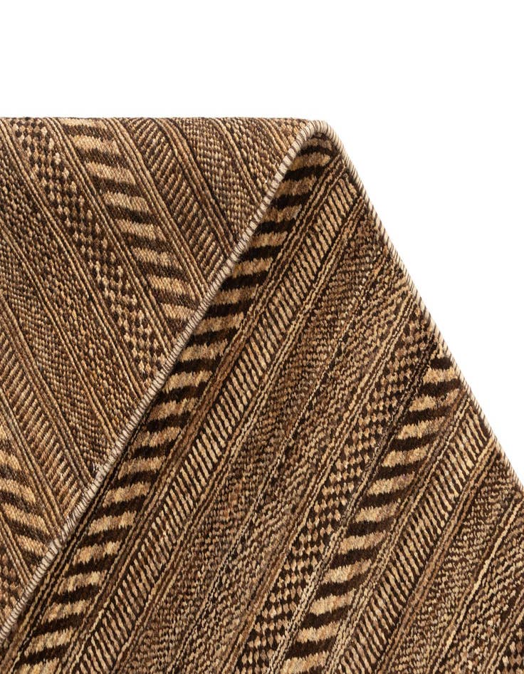 Detail image of 4' 7 x 6' 7 Juma Wool Rug