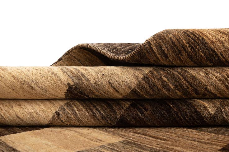 Detail image of 5' 5 x 8' Juma Wool Rug