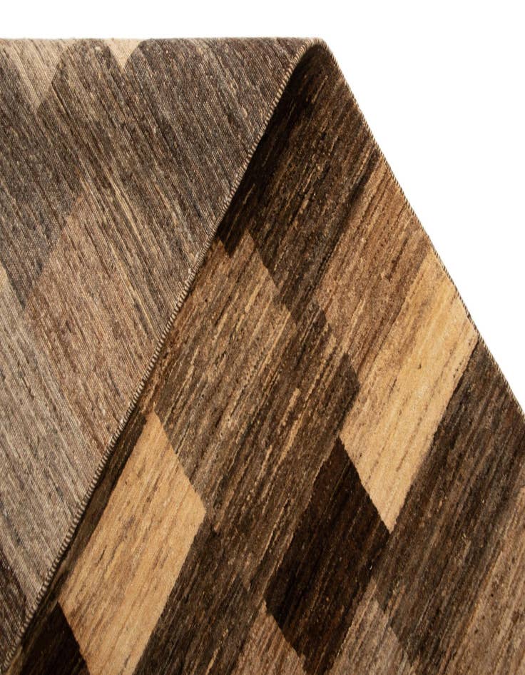 Detail image of 5' 5 x 8' Juma Wool Rug