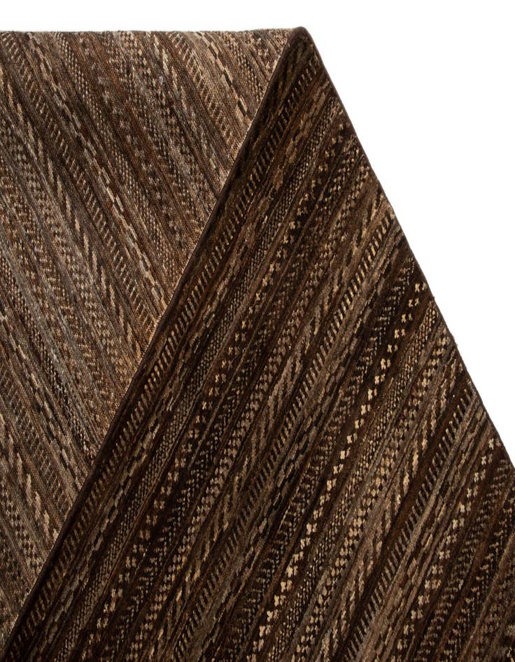 Detail image of 6' 6 x 7' 10 Juma Wool Rug