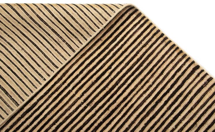 Detail image of 5' 6 x 7' 11 Juma Wool Rug